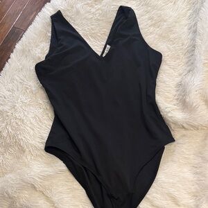 nine britton Black V-Neck Sleeveless Bodysuit